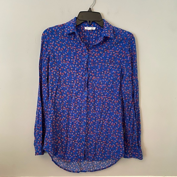 beachlunchlounge Tops - Beachlunchlounge blue floral print shirt S